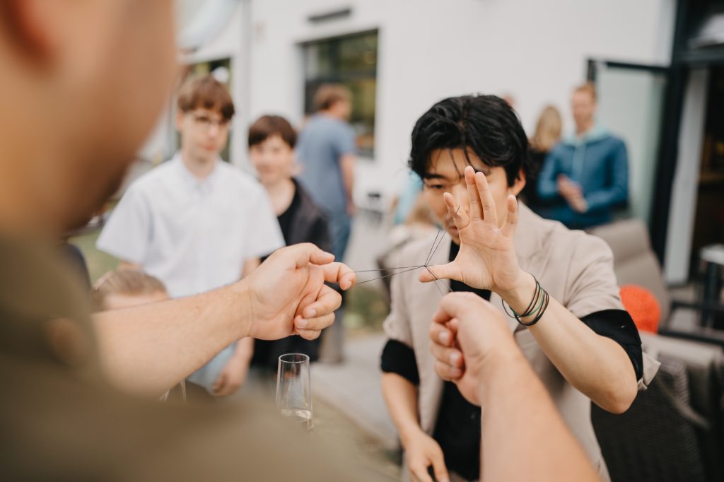 interaktive zauberei in frankfurt von Tatto Ota